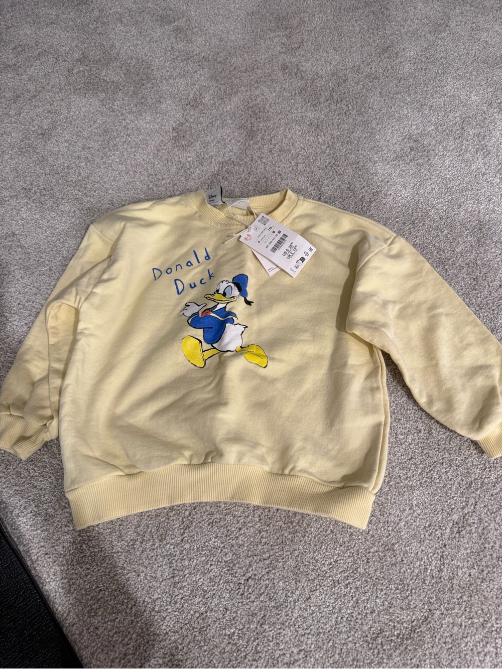 NEW Zara Donald Duck Yellow Crewneck Sweatshirt